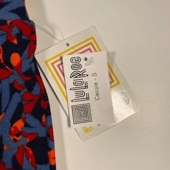 LuLaRoe CASSIE Pencil Skirt Black Blue Floral Red Small S NWT LLR - Picture 3 of 5